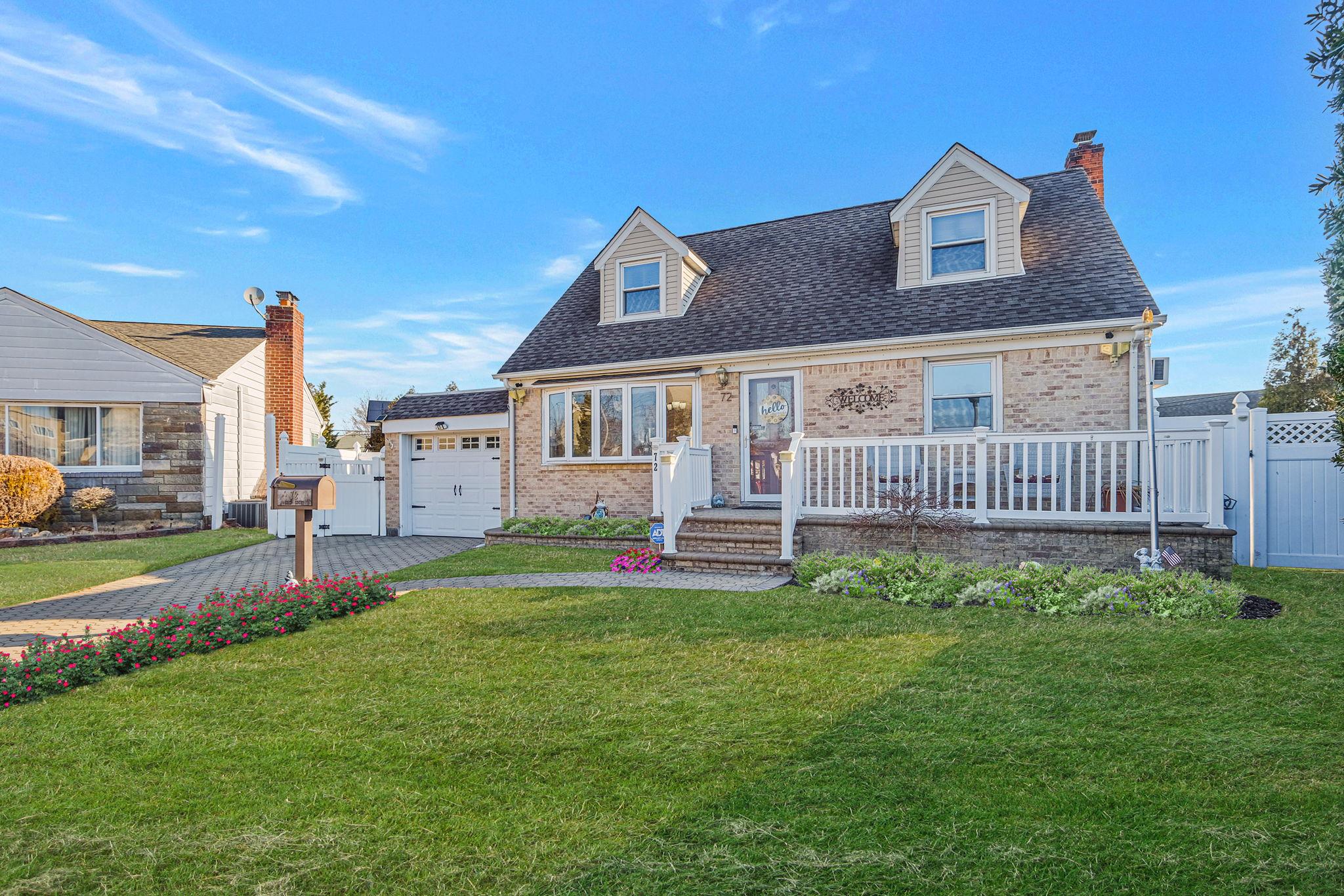 72 Lois Court, East Meadow, New York image 1