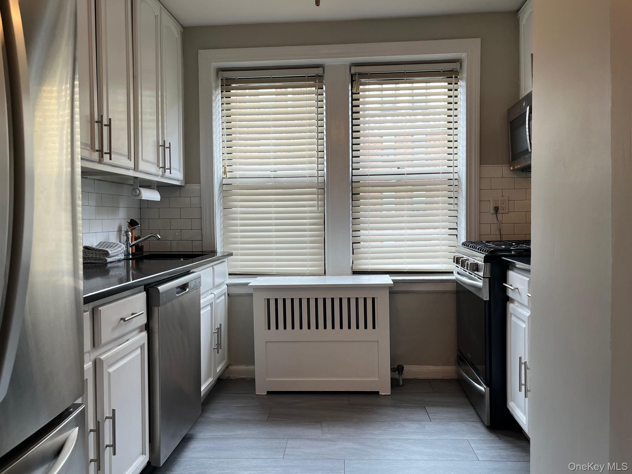 36 Pondfield Road West 2A