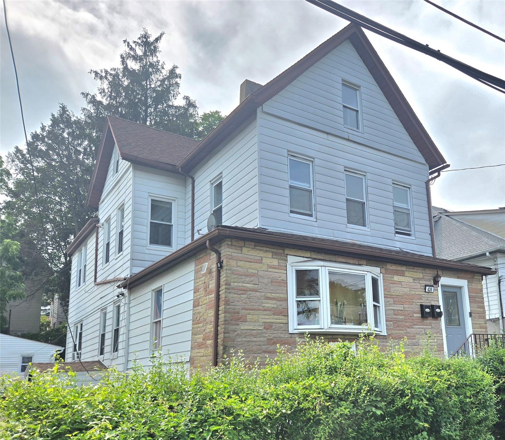 Rental Property at Dunham Avenue, Mount Vernon, New York - Bedrooms: 3 
Bathrooms: 2 
Rooms: 7  - $3,300 MO.