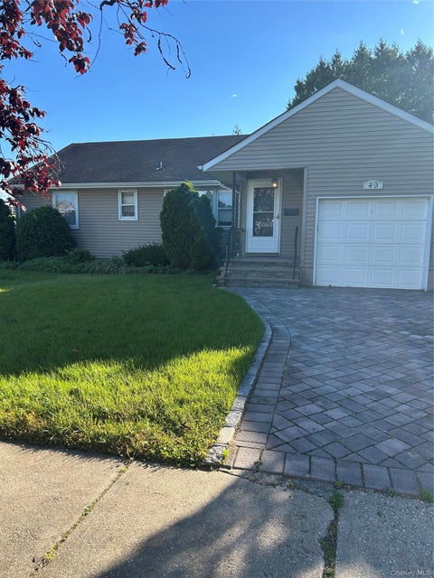 Homes For Sale - 49 Colonial Drive<br/> Nassau County, Farmingdale, NY 11735