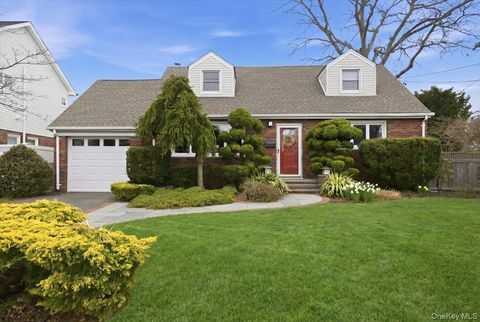 Photo of 2315 Grand Avenue, Bellmore, NY 11710 (MLS # 985075)