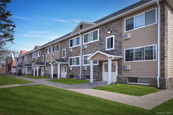 134 COVERT AVE APT L4, GARDEN CITY, NY 11530 - Image 482e6b965bbb6a802ee23dec94e5dfb9/2335953724