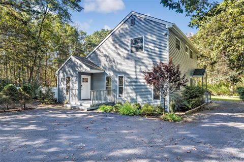 Photo of 2 Christine Lane, Manorville, NY 11949 (MLS # 919114)