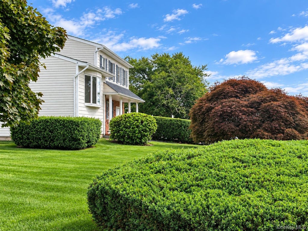 Photo of 2 Carol Avenue, Farmingville, NY 11738 (MLS # 1047562)