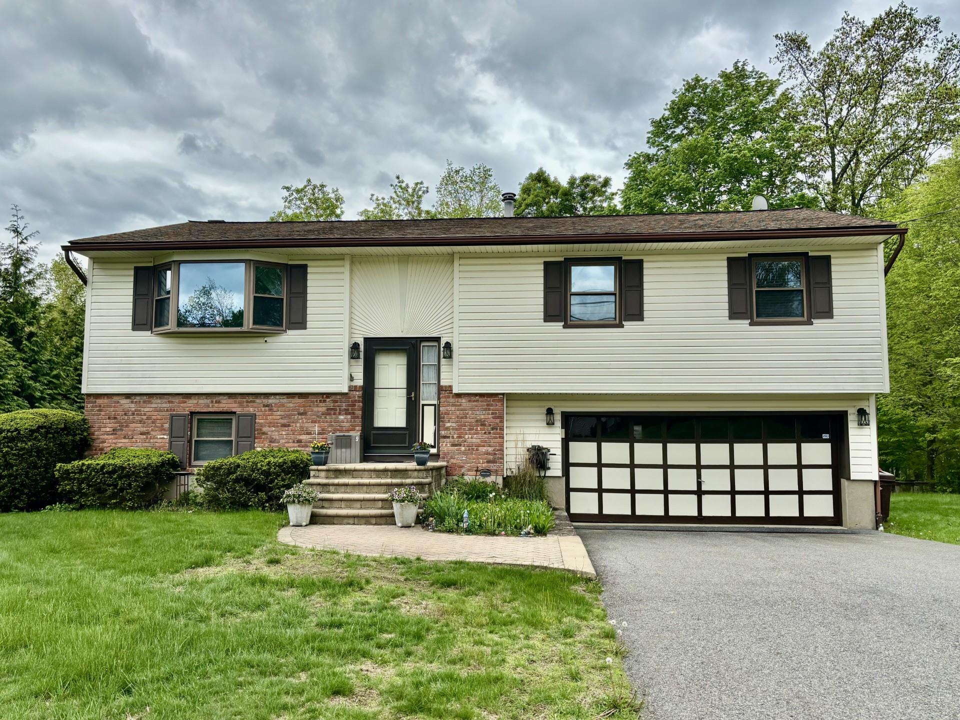 9 Walker Drive, Yorktown Heights, New York image 1