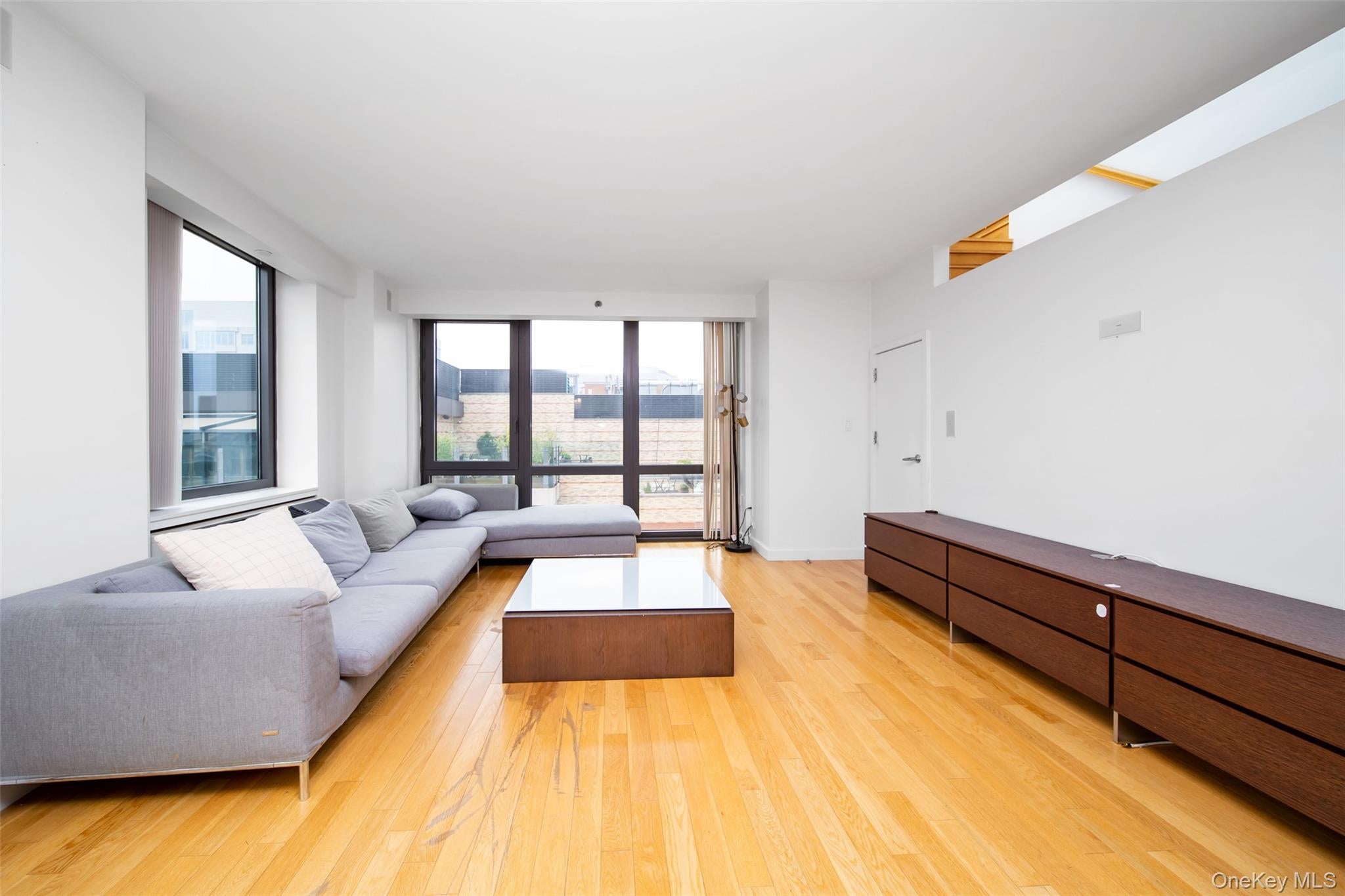 39-16 Prince Street PhB