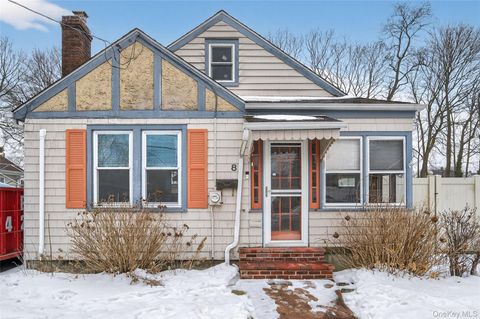 8 Henry Place Bay Shore NY 11706