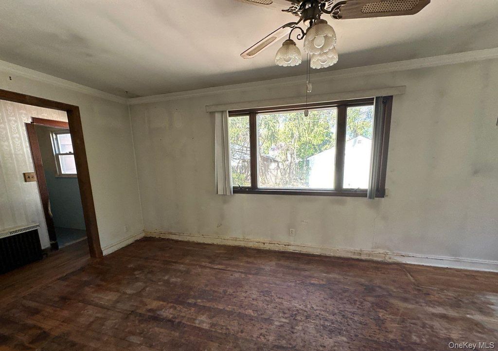 Photo of 11 5th Avenue S, Huntington Station, NY 11746 (MLS # 992888)