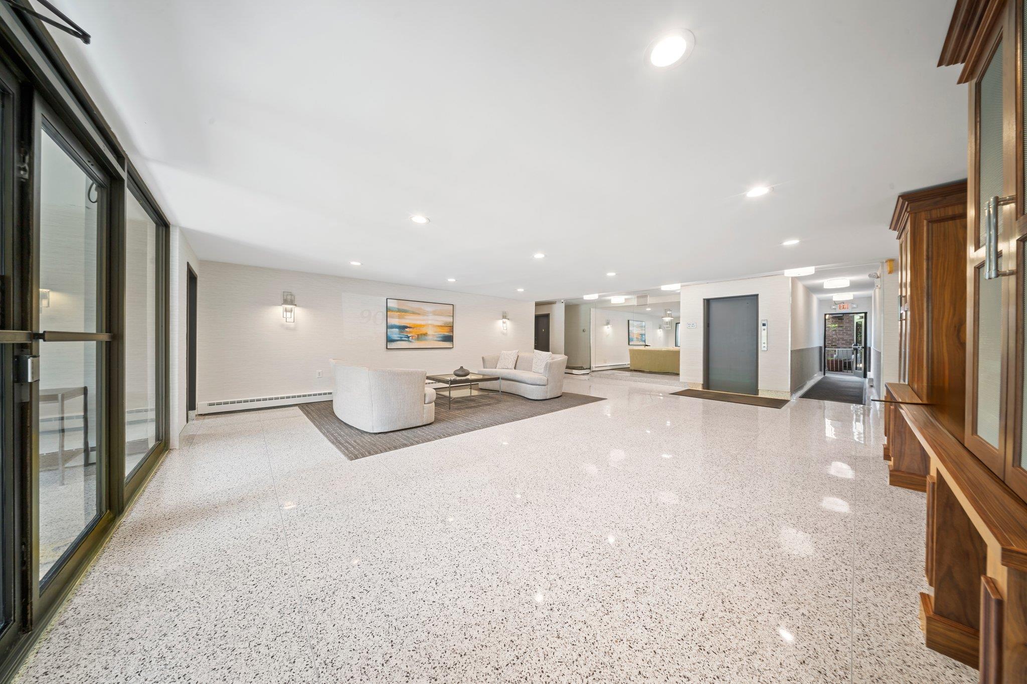 90 S Park Avenue #C7, Rockville Centre, New York image 3