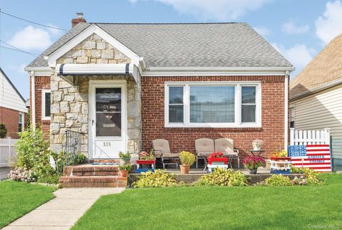 Photo of 215 New Hyde Park Road, New Hyde Park, NY 11040 (MLS # 919645)