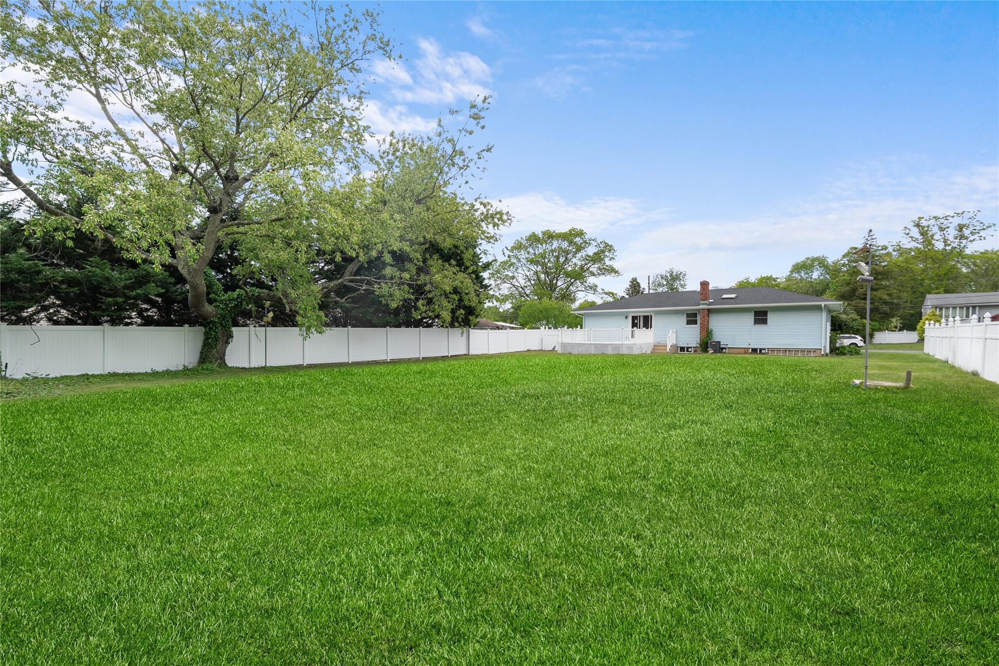 146 Geneva Street, Bay Shore, New York image 20