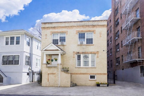 Multifamily For Sale - 152 Livingston Avenue<br/> Yonkers, NY 10705