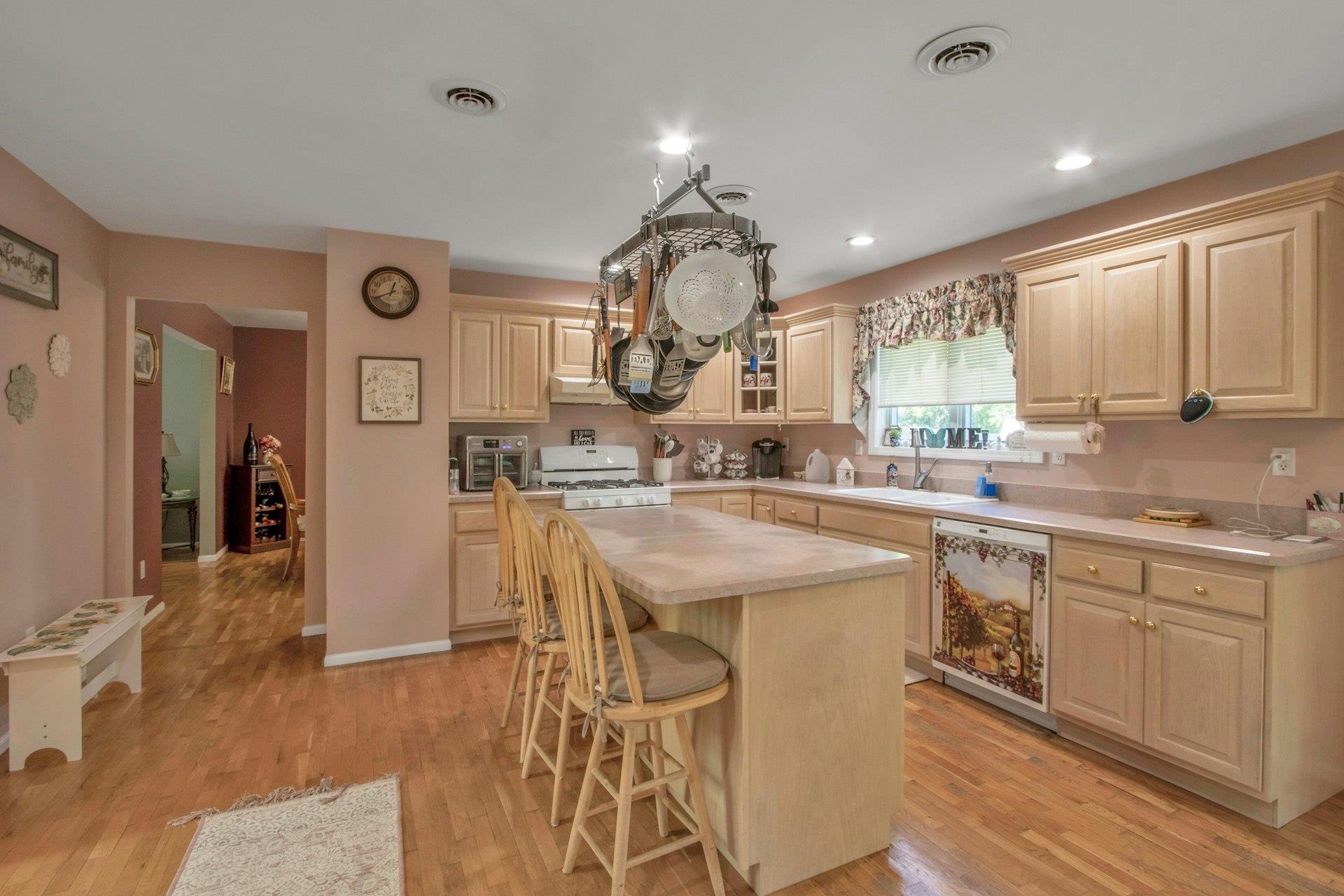 17 Viohl Way, Garnerville, New York image 10