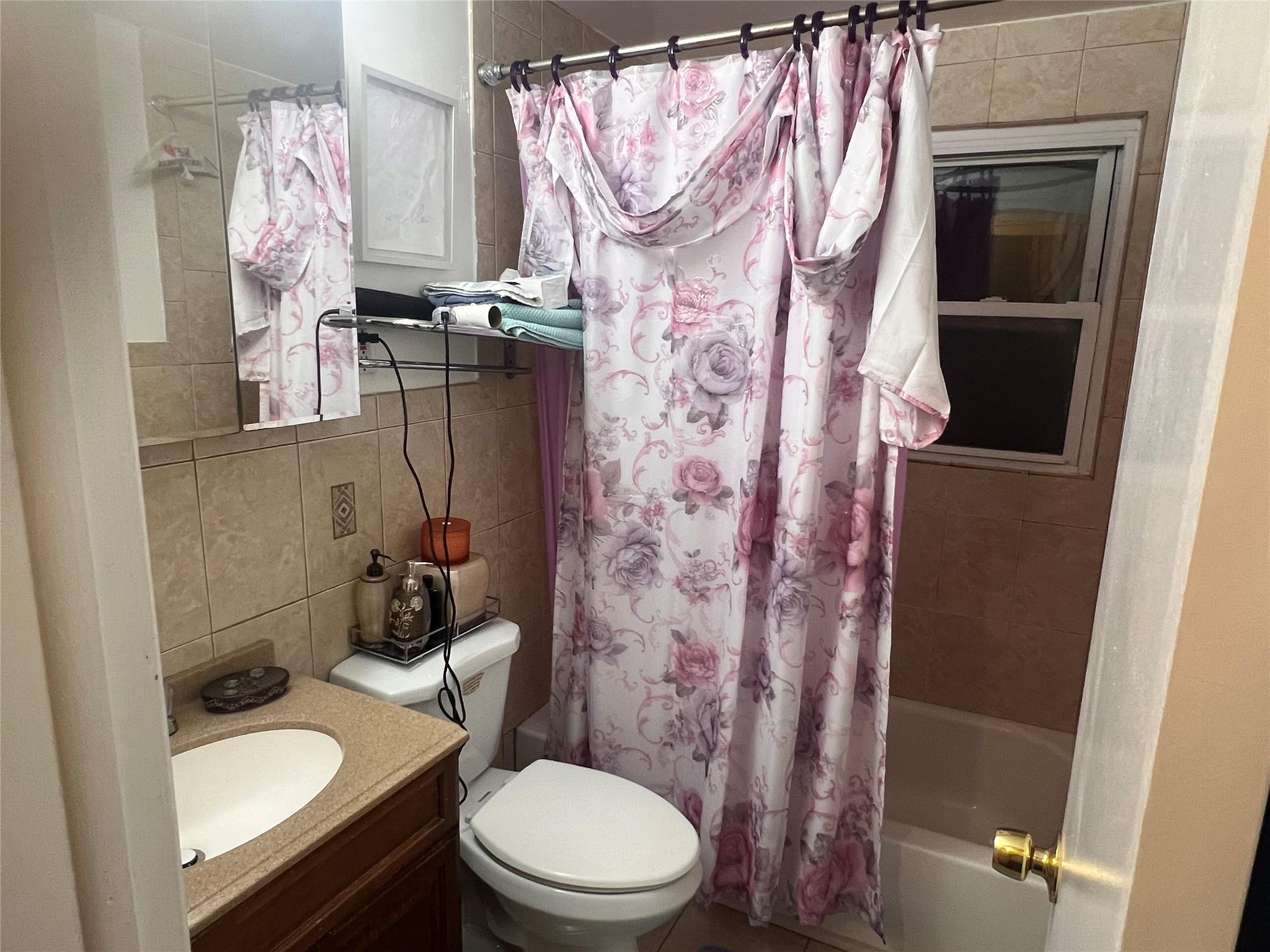 84 Monaco Avenue, Elmont, New York image 29