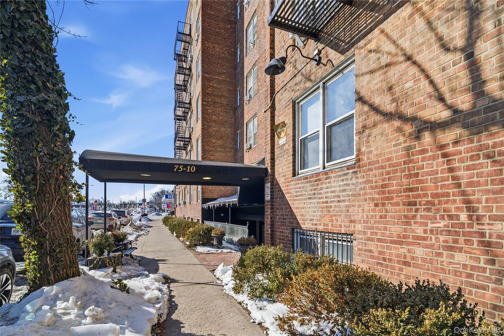 Photo of 7510 Yellowstone Boulevard #5F, Rego Park, NY 11374 (MLS # 960777)