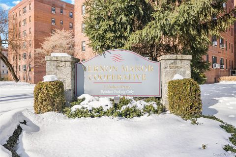 1 Fisher Dr. 114 Fleetwood NY 10552