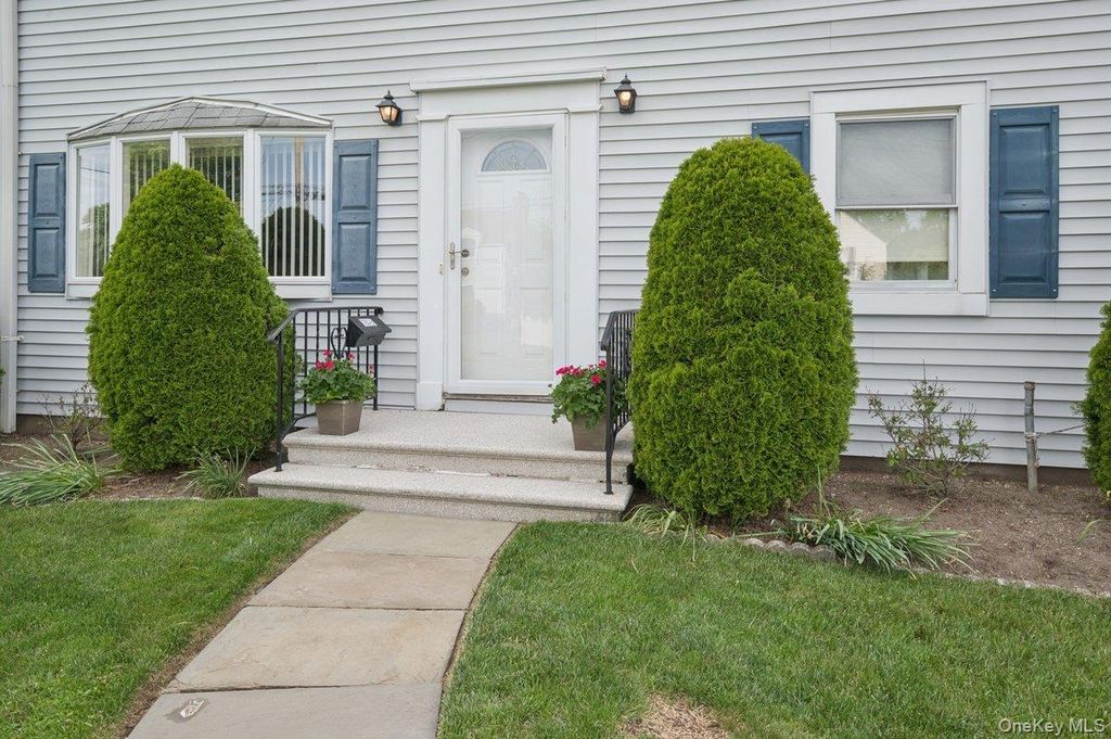 Photo of 21 Hayes Drive, Eastchester, NY 10709 (MLS # 1005205)