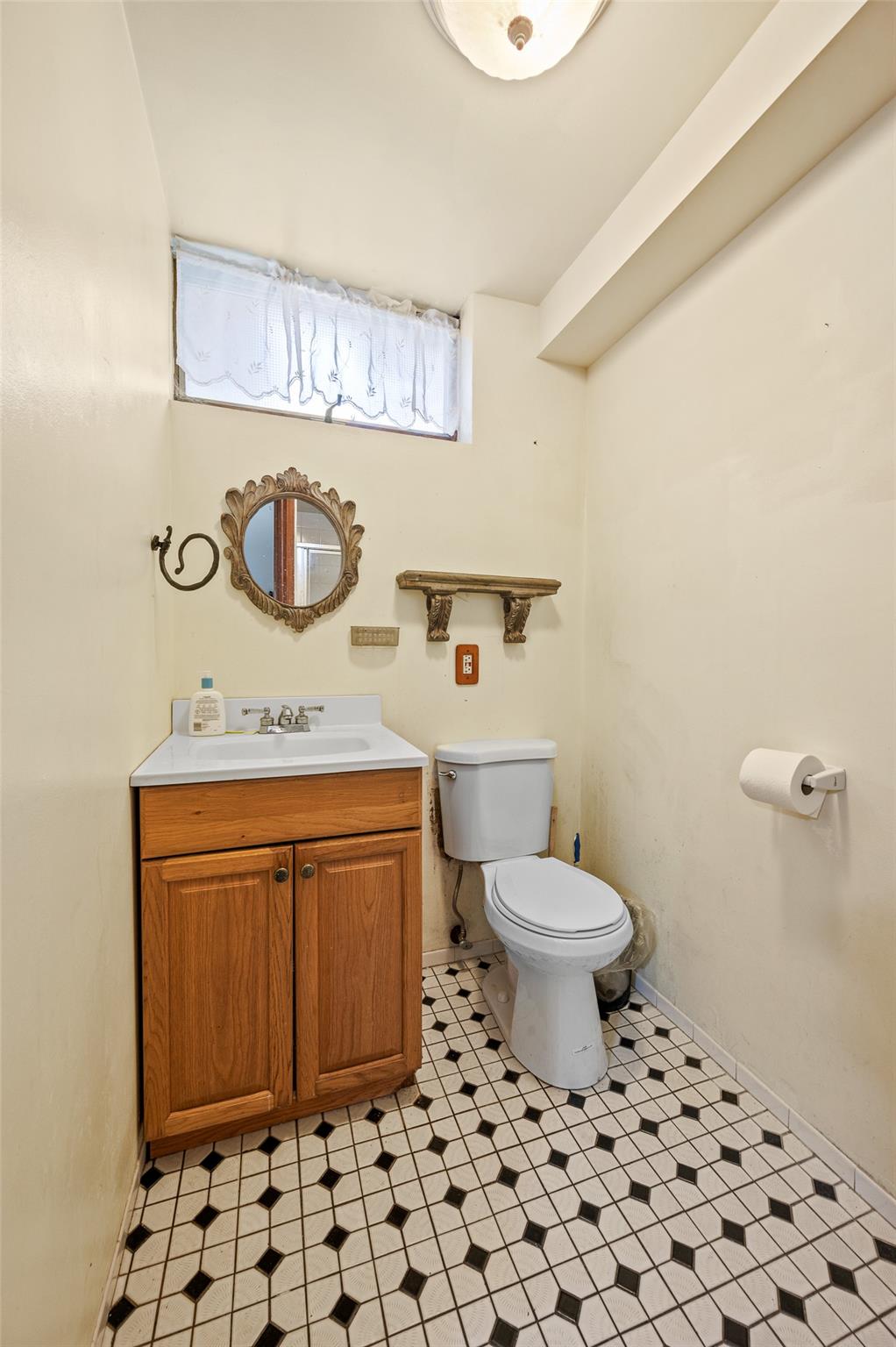 82-42 62nd Avenue, Middle Village, New York image 25