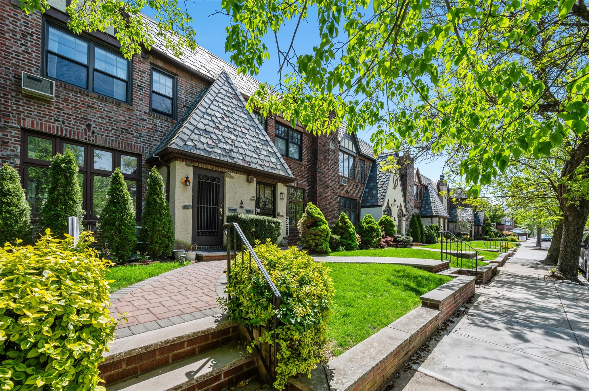 82-42 62nd Avenue, Middle Village, New York image 3