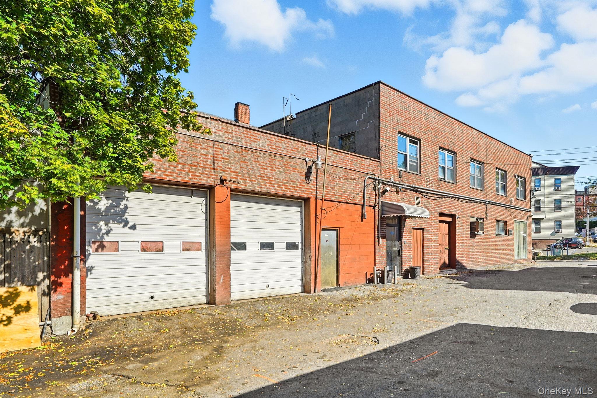 124-128 W Lincoln Avenue