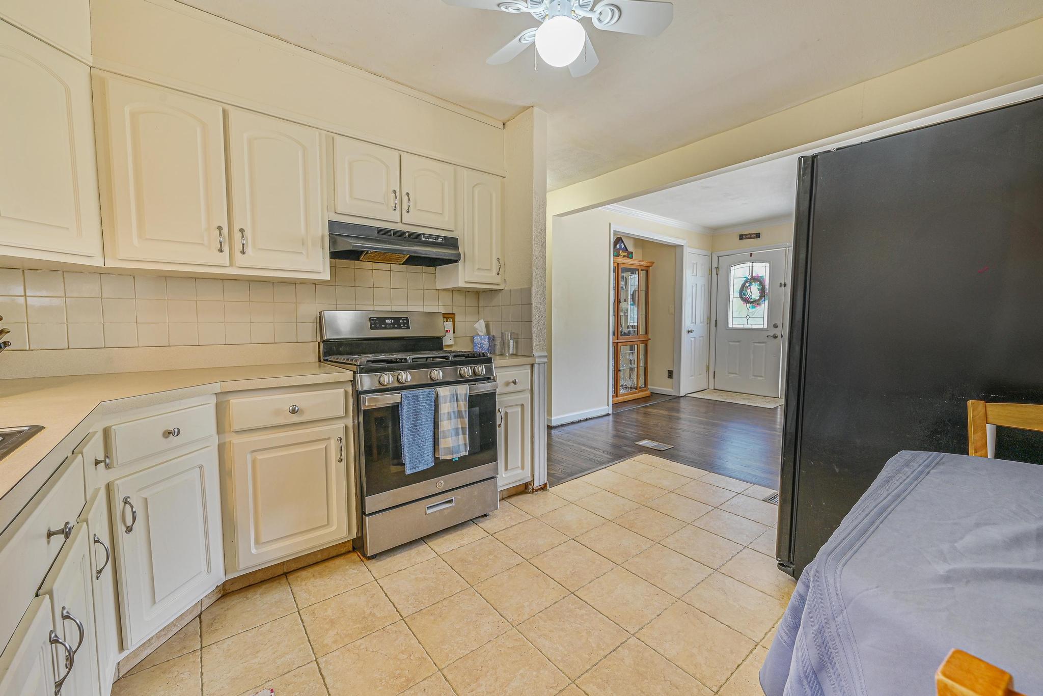 27 Elaine Dr, Sayville, New York image 12