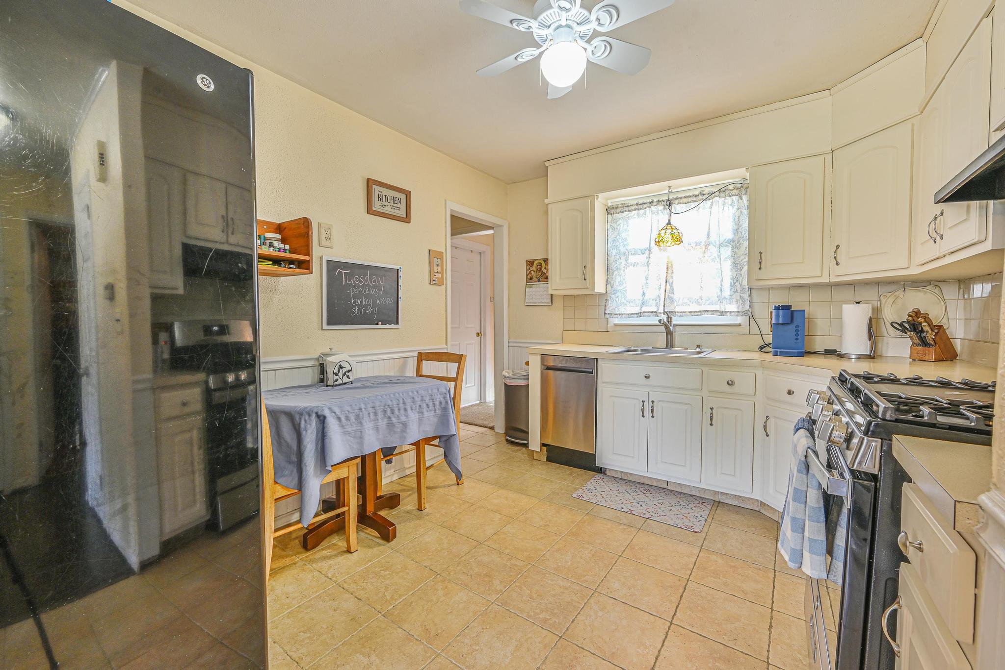 27 Elaine Dr, Sayville, New York image 11