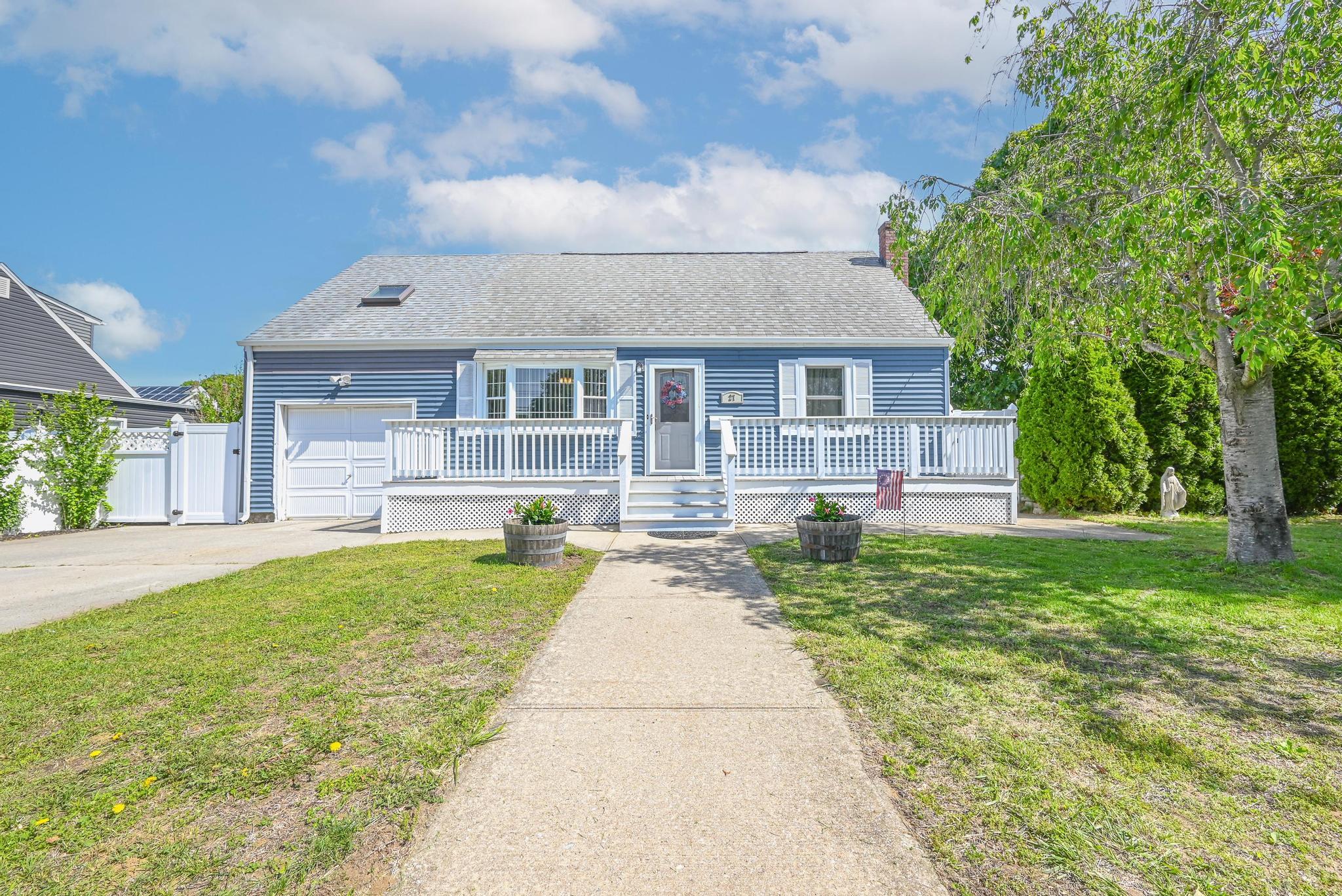 27 Elaine Dr, Sayville, New York image 1