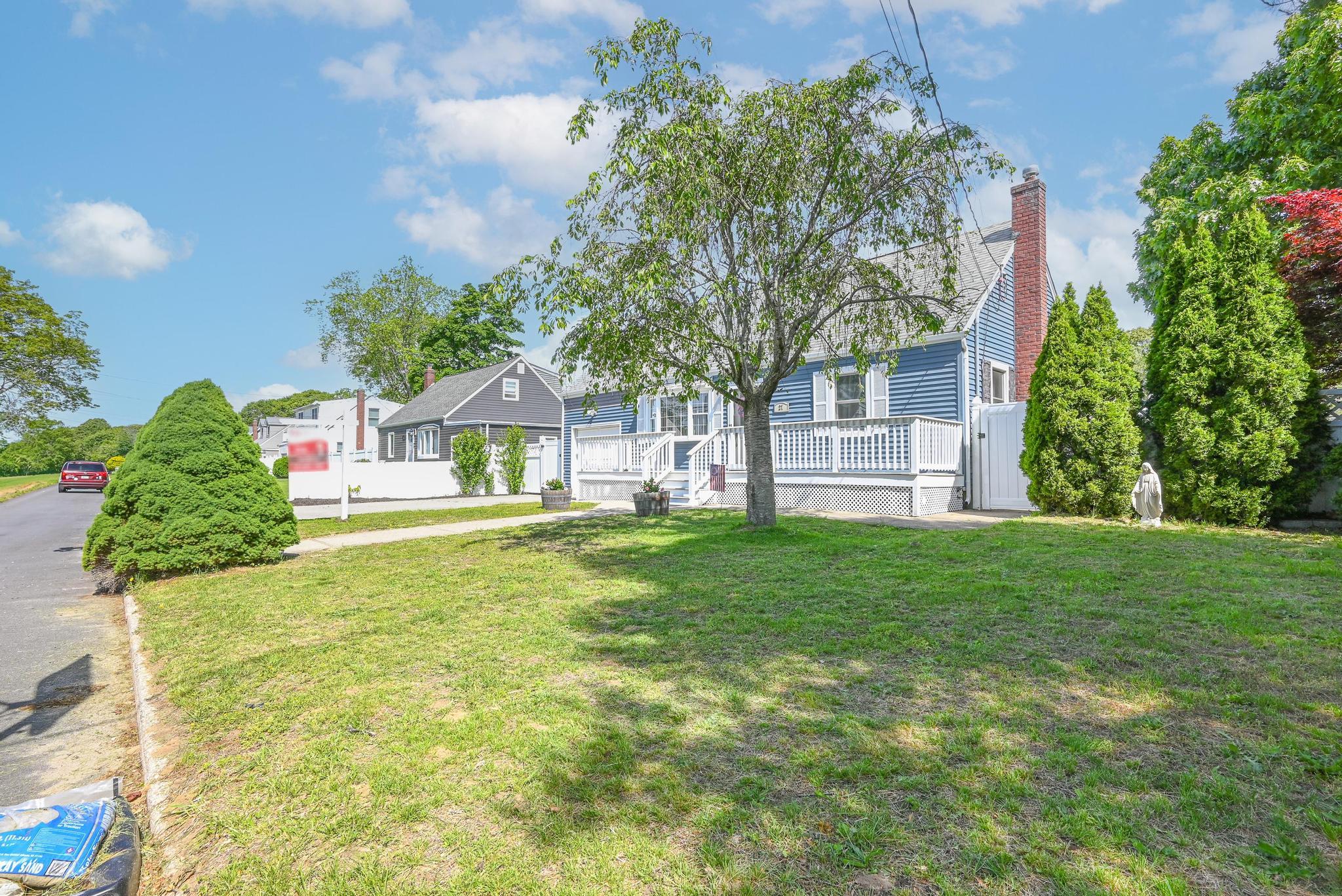 27 Elaine Dr, Sayville, New York image 3