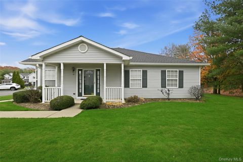 Photo of 12 Merrimack Road, Hauppauge, NY 11787 (MLS # 935513)