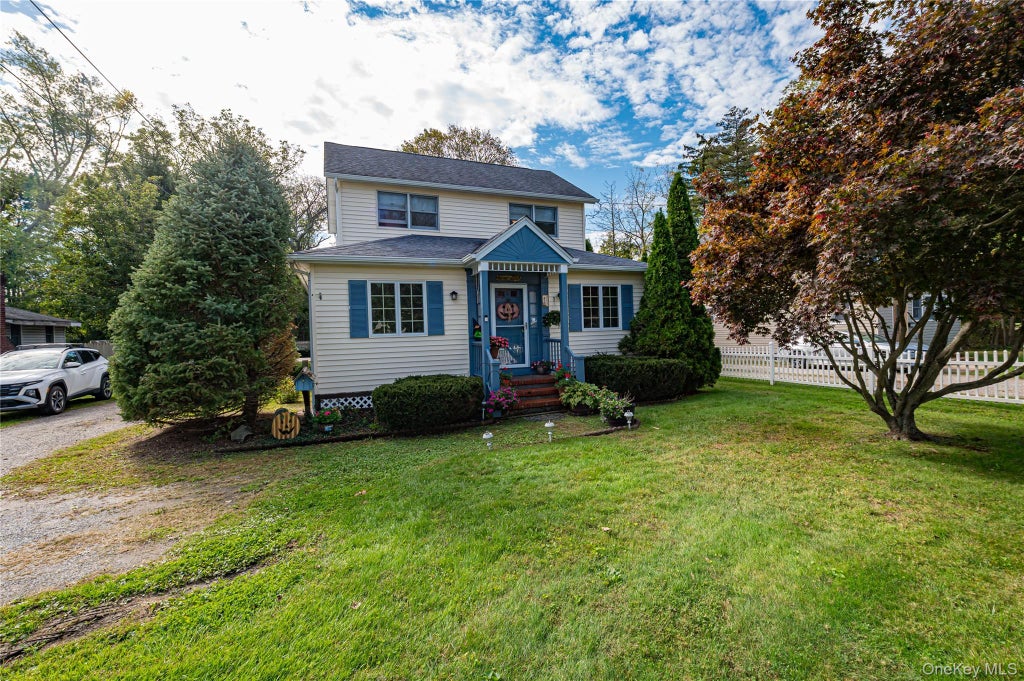 Photo of 328 Pulaski Road, Kings Park, NY 11754 (MLS # 1063474)