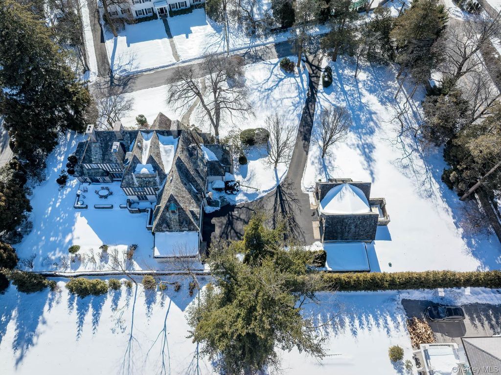 Photo of 3 Westway, Bronxville, NY 10708 (MLS # 964694)