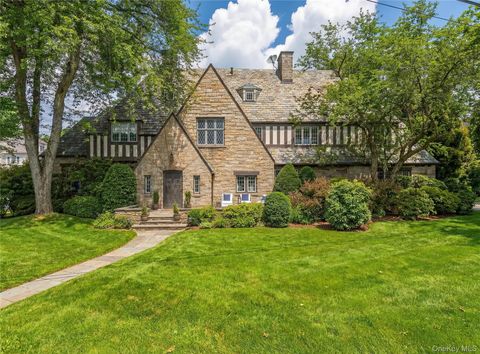 Homes For Sale - 3 Westway<br/> Bronxville, NY 10708