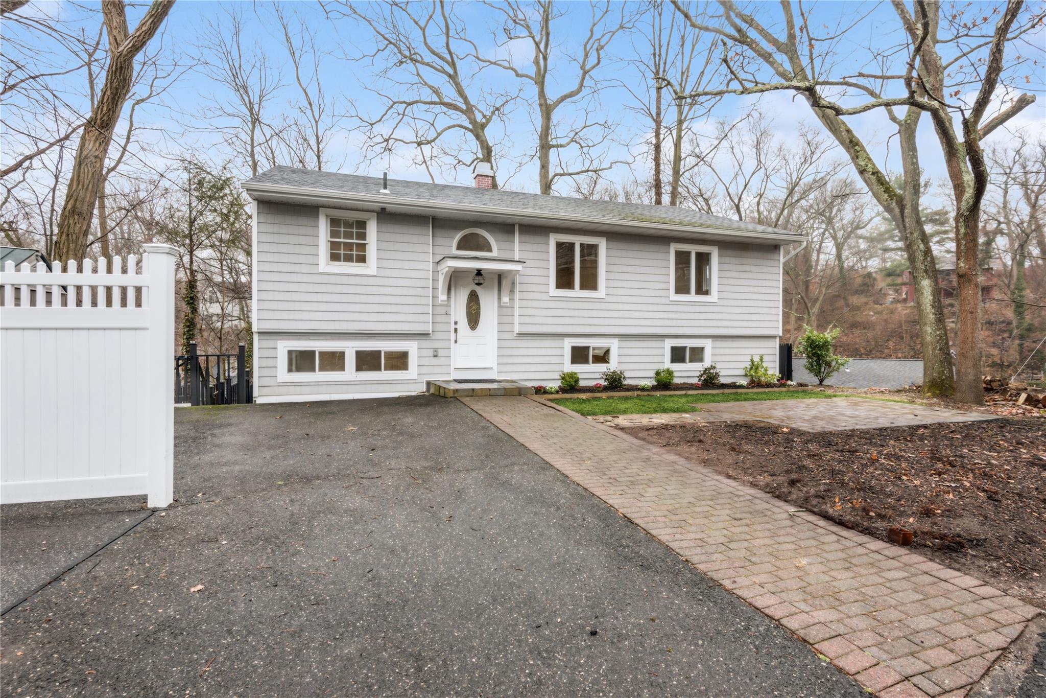 315 Mckinley Terrace, Centerport, New York image 3