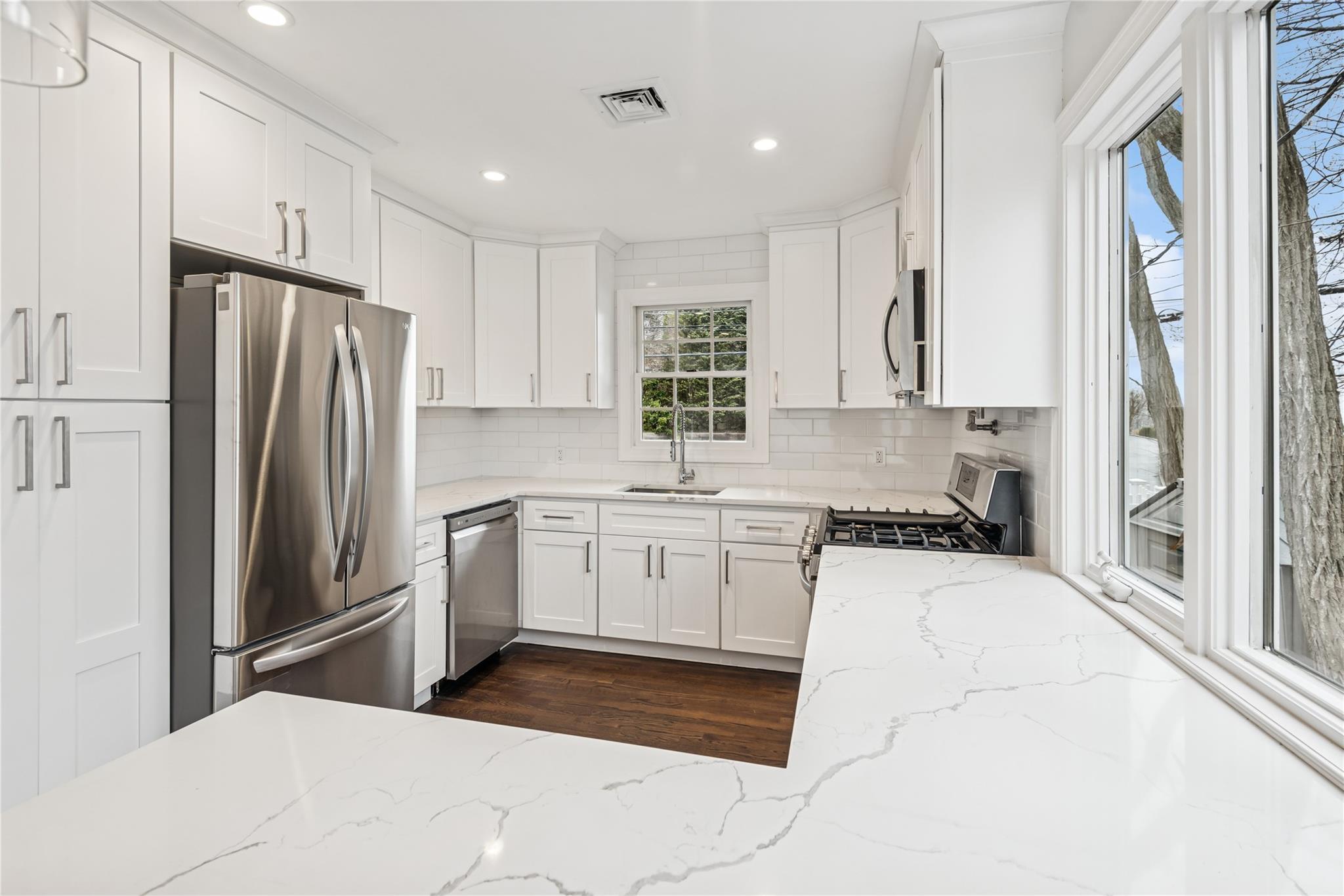 315 Mckinley Terrace, Centerport, New York image 11