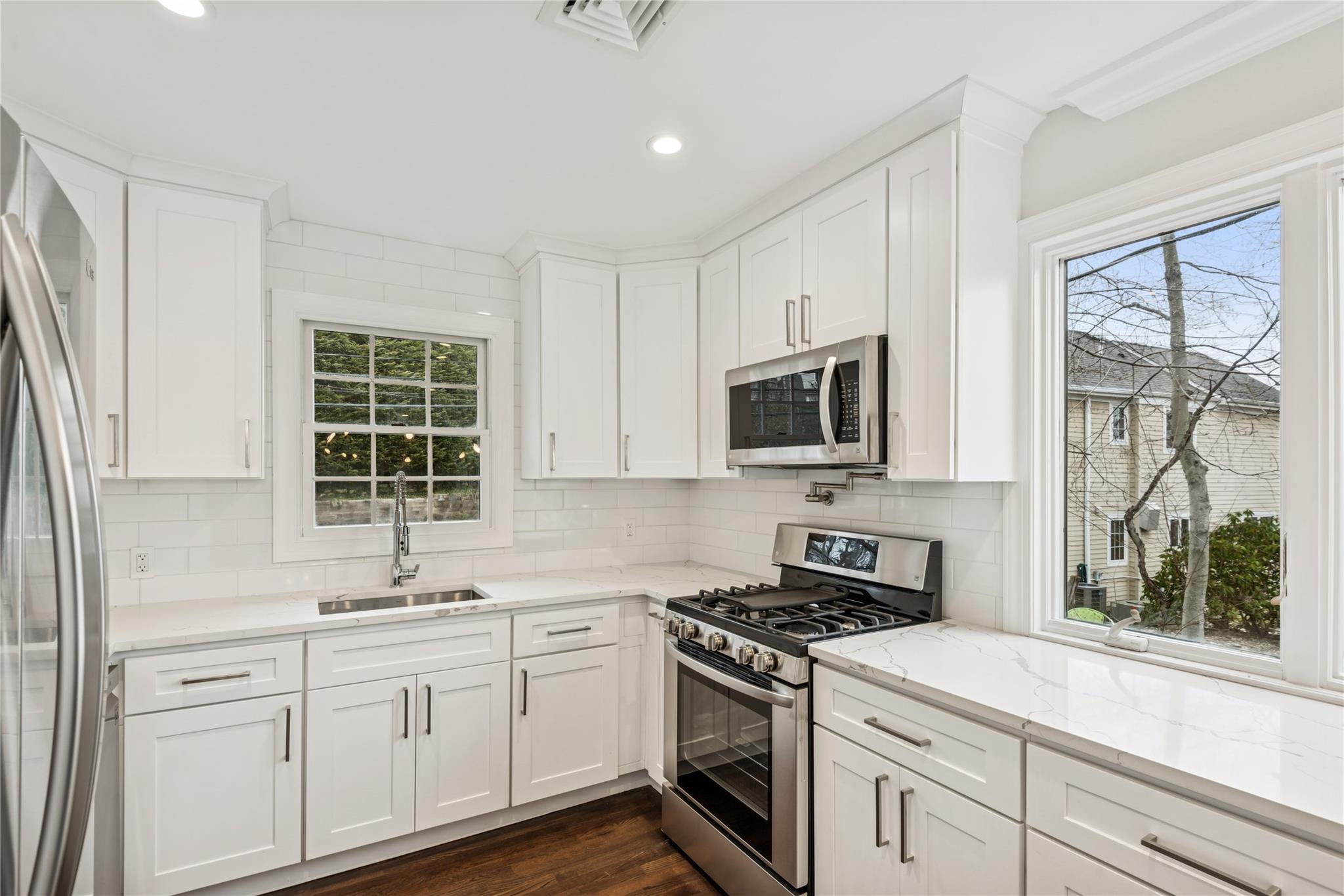 315 Mckinley Terrace, Centerport, New York image 9