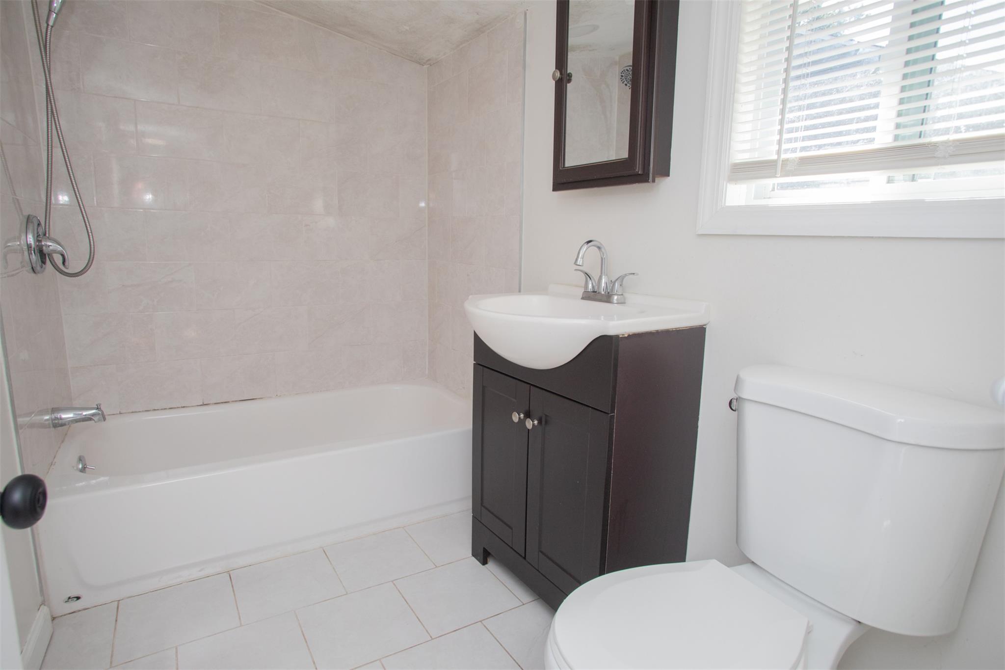 4A E Ralph Avenue, Brentwood, New York image 24