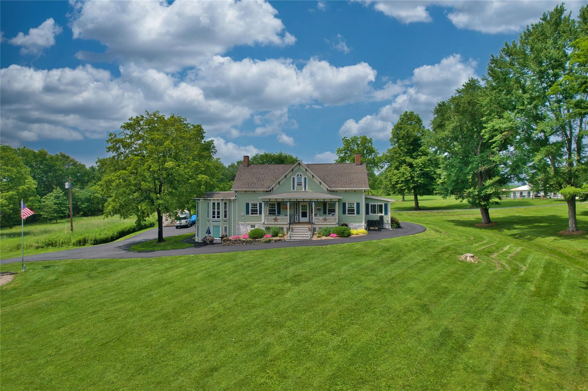 Lippincott Road, Wallkill, New York - 5 Bedrooms  
3 Bathrooms  
13 Rooms - 