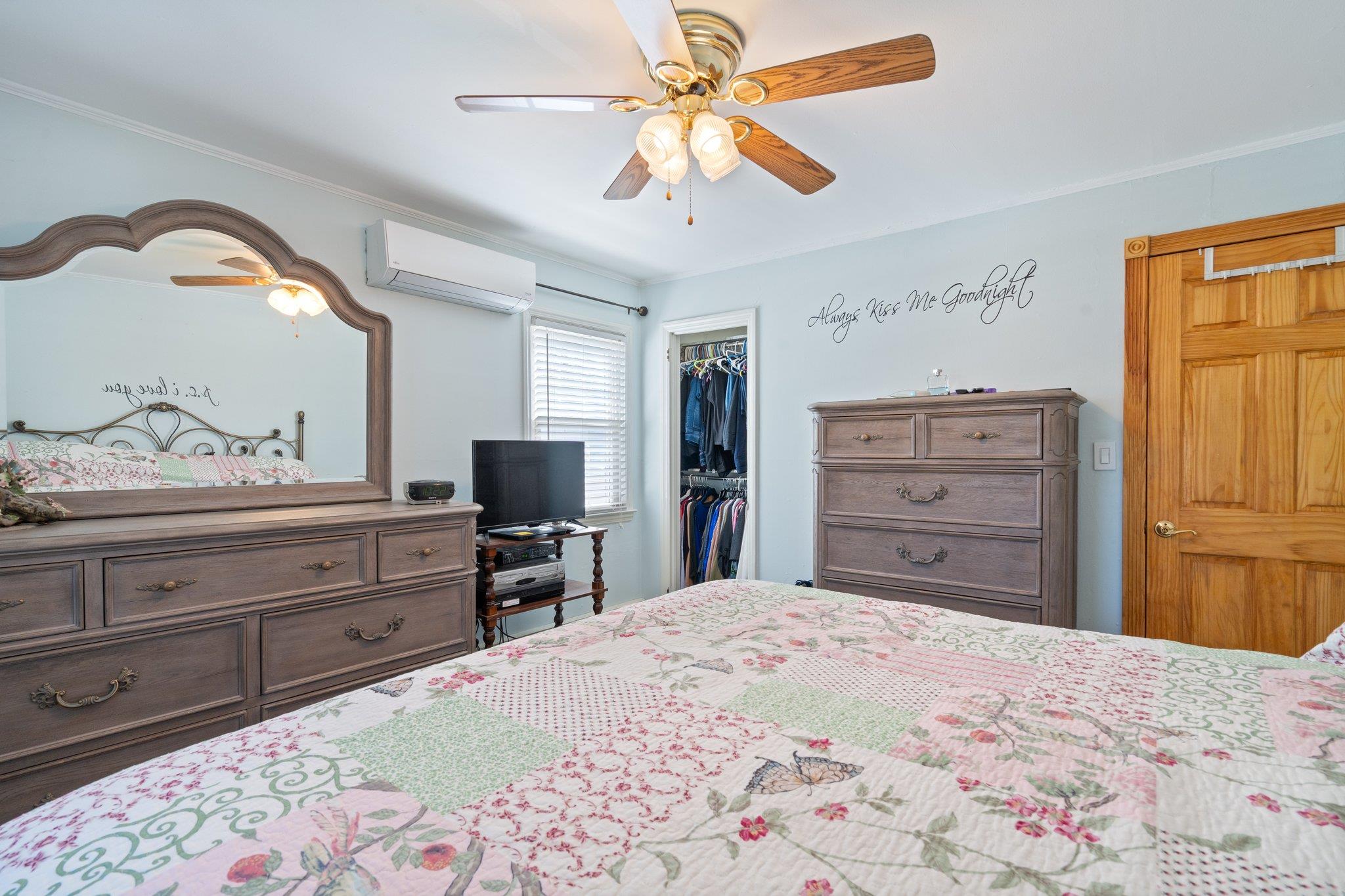 40 Pine Lane, Valley Stream, New York image 11
