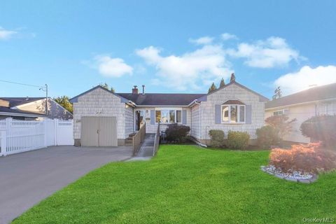 Photo of 136 Fulton Street, Massapequa Park, NY 11762 (MLS # 929740) Photo of 136 Fulton Street, Massapequa Park, NY 11762 (MLS # 929740)