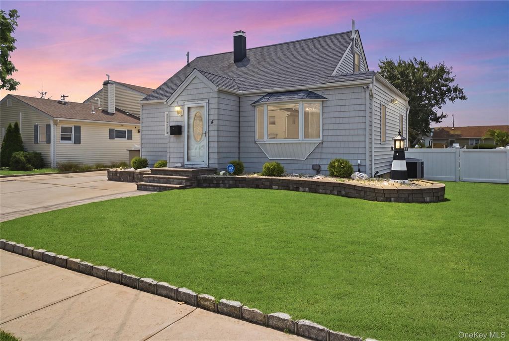 Photo of 4 Flint Road, Amity Harbor, NY 11701 (MLS # 1027505)