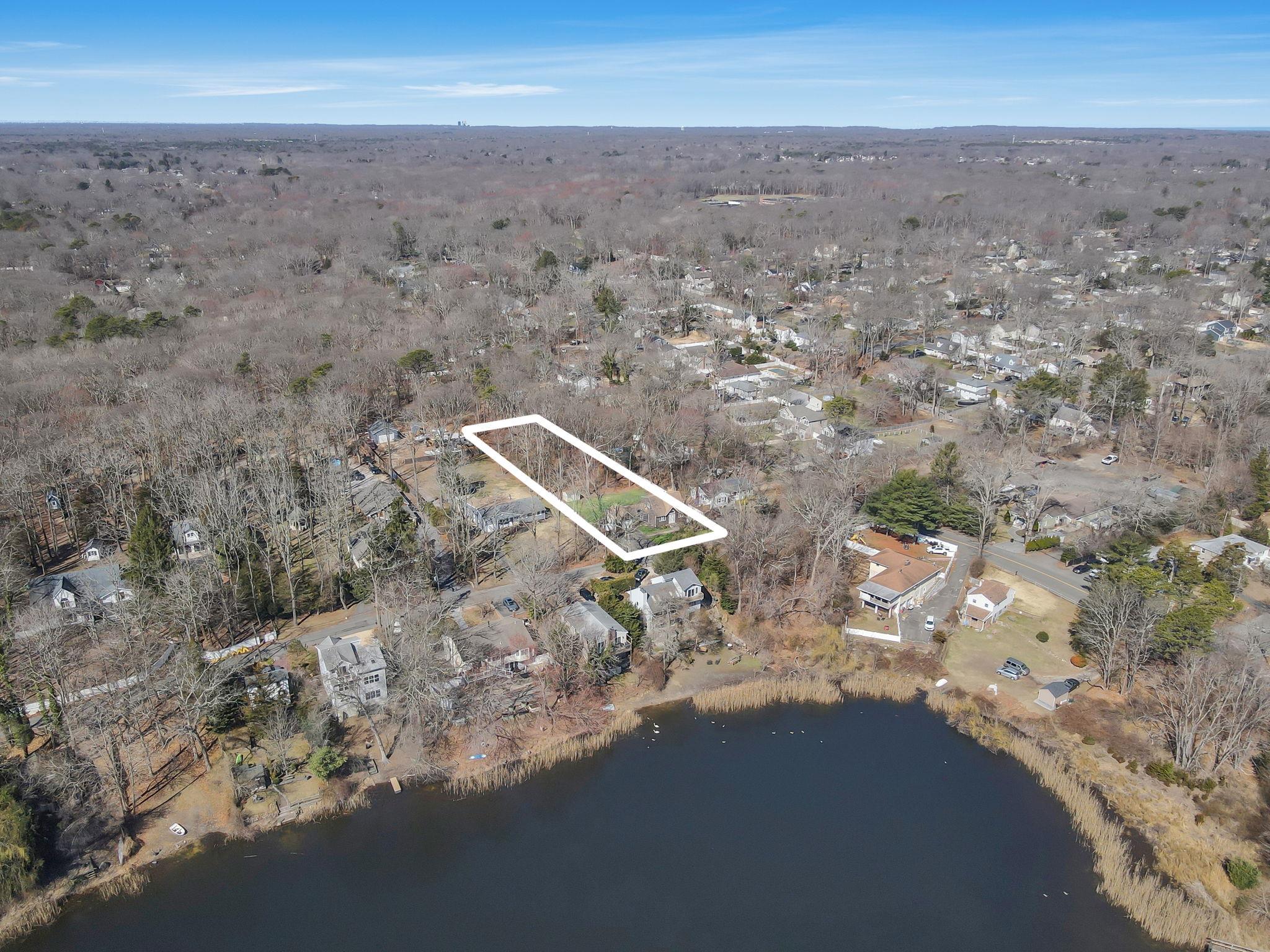 4 Lakeside Drive, Middle Island, New York image 43