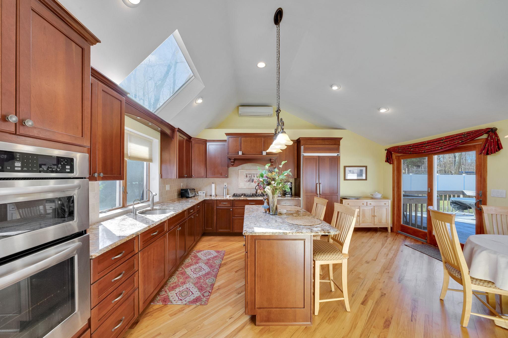 4 Lakeside Drive, Middle Island, New York image 11
