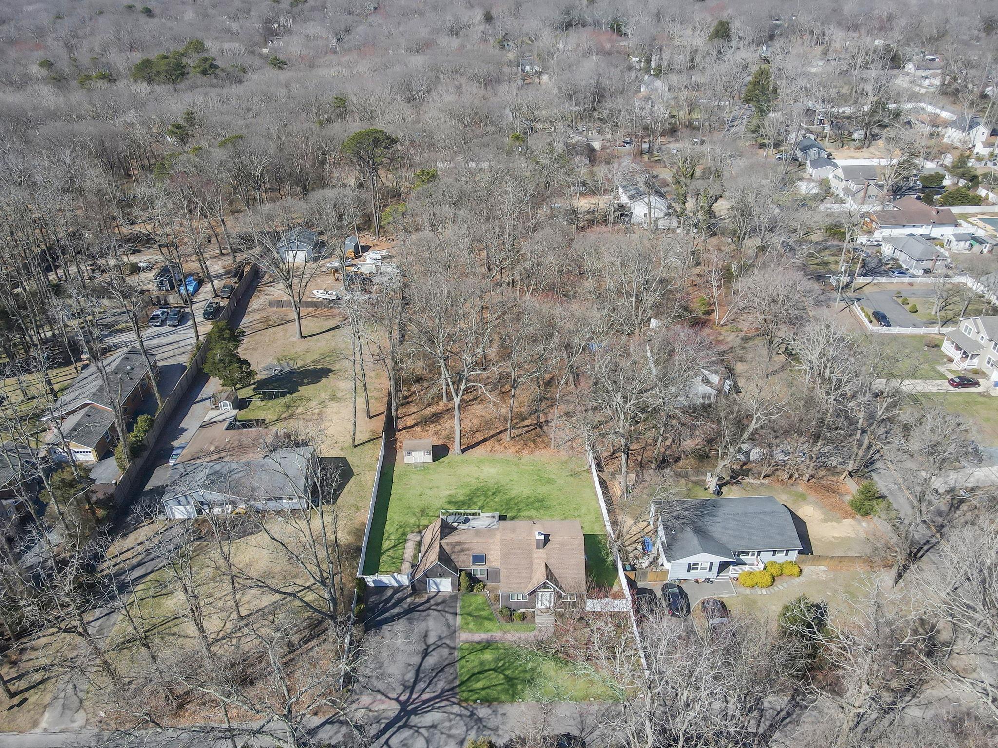 4 Lakeside Drive, Middle Island, New York image 40