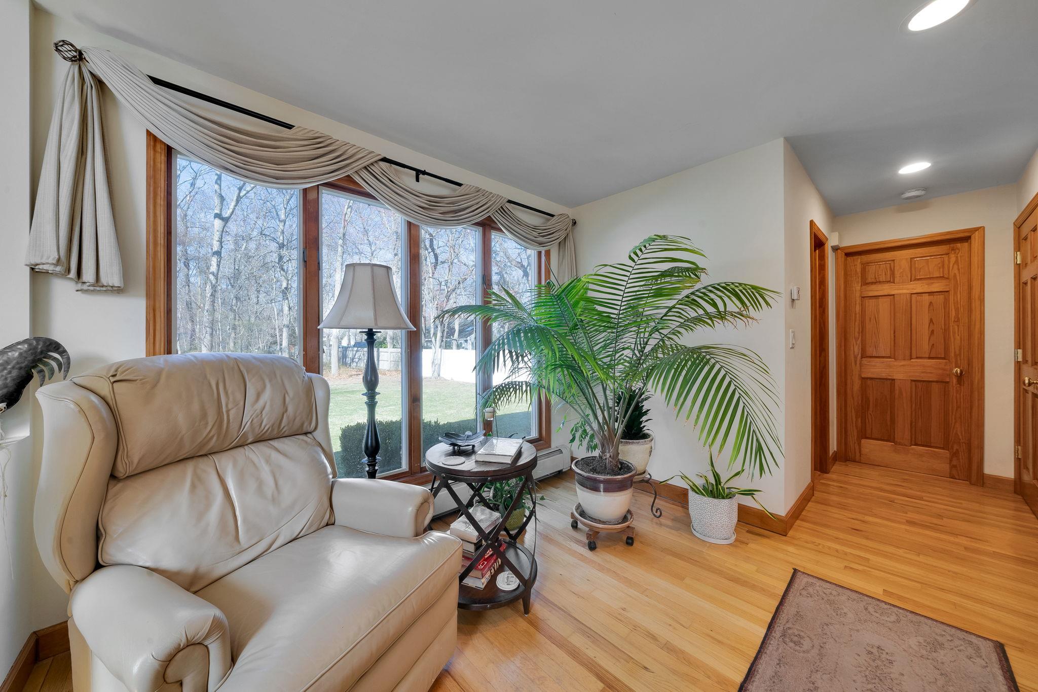 4 Lakeside Drive, Middle Island, New York image 9