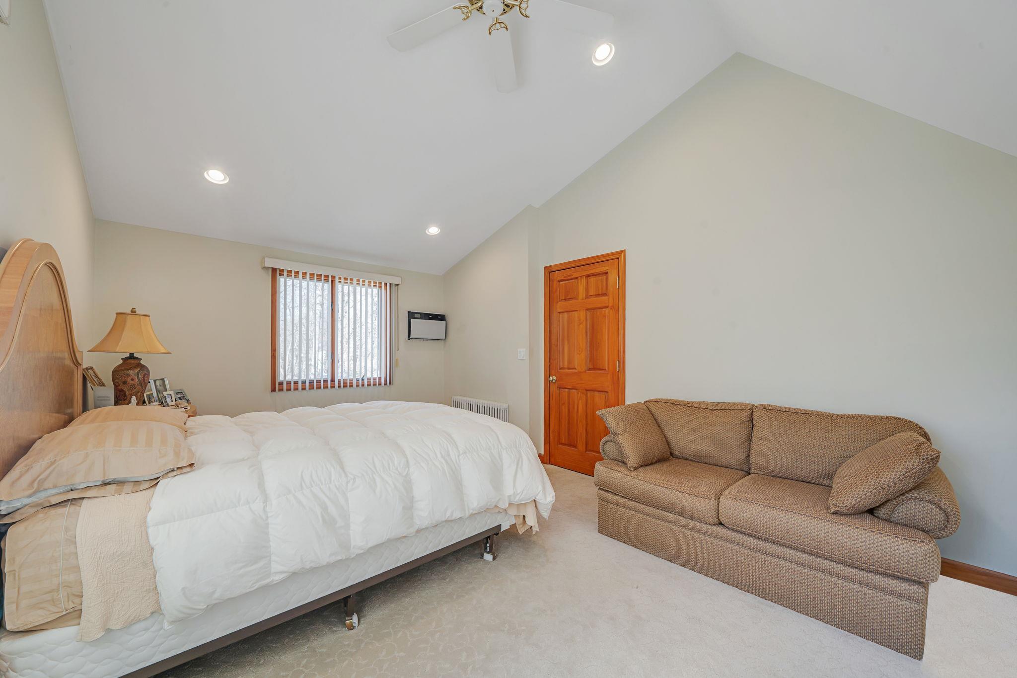 4 Lakeside Drive, Middle Island, New York image 20