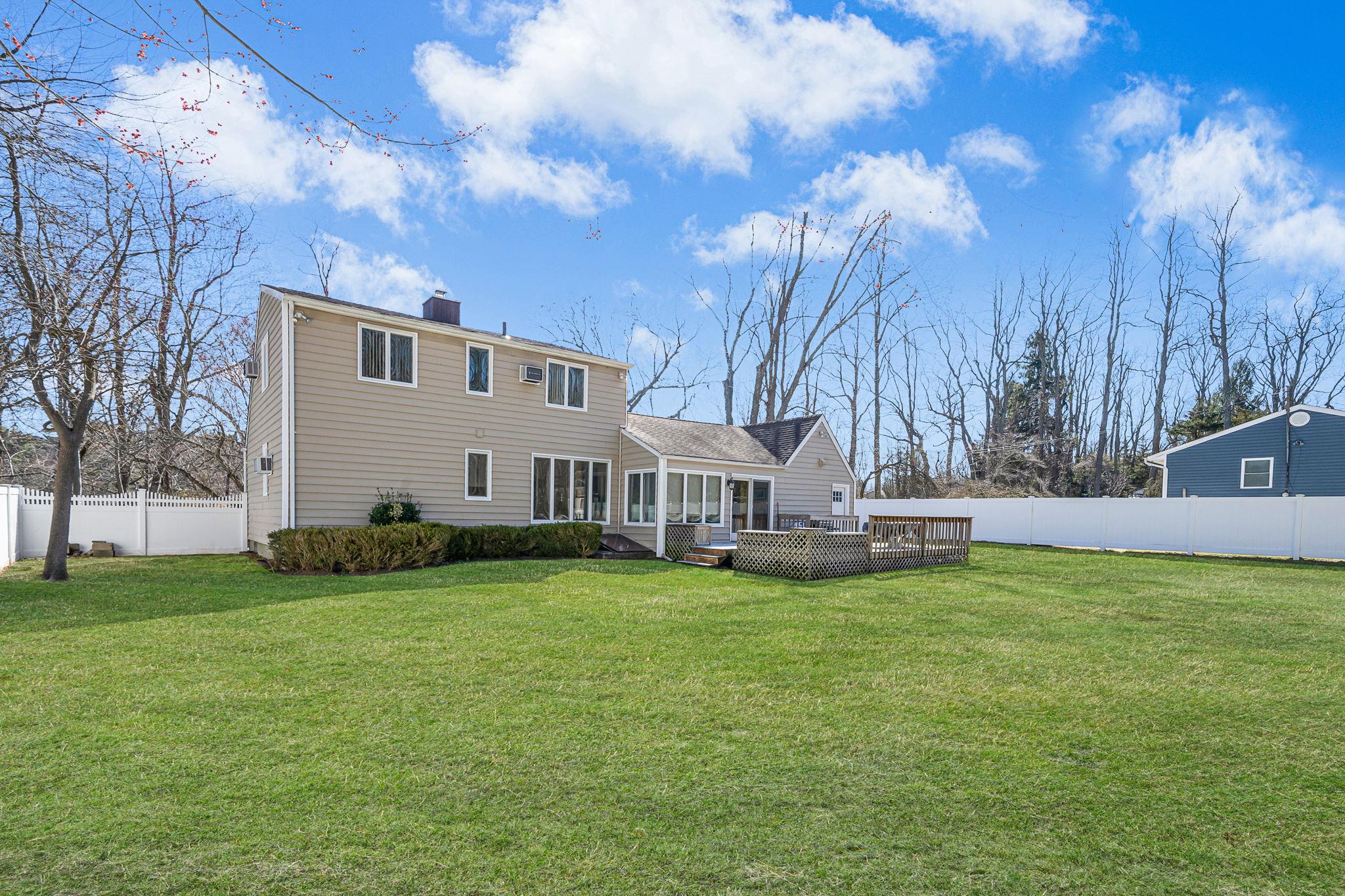 4 Lakeside Drive, Middle Island, New York image 38