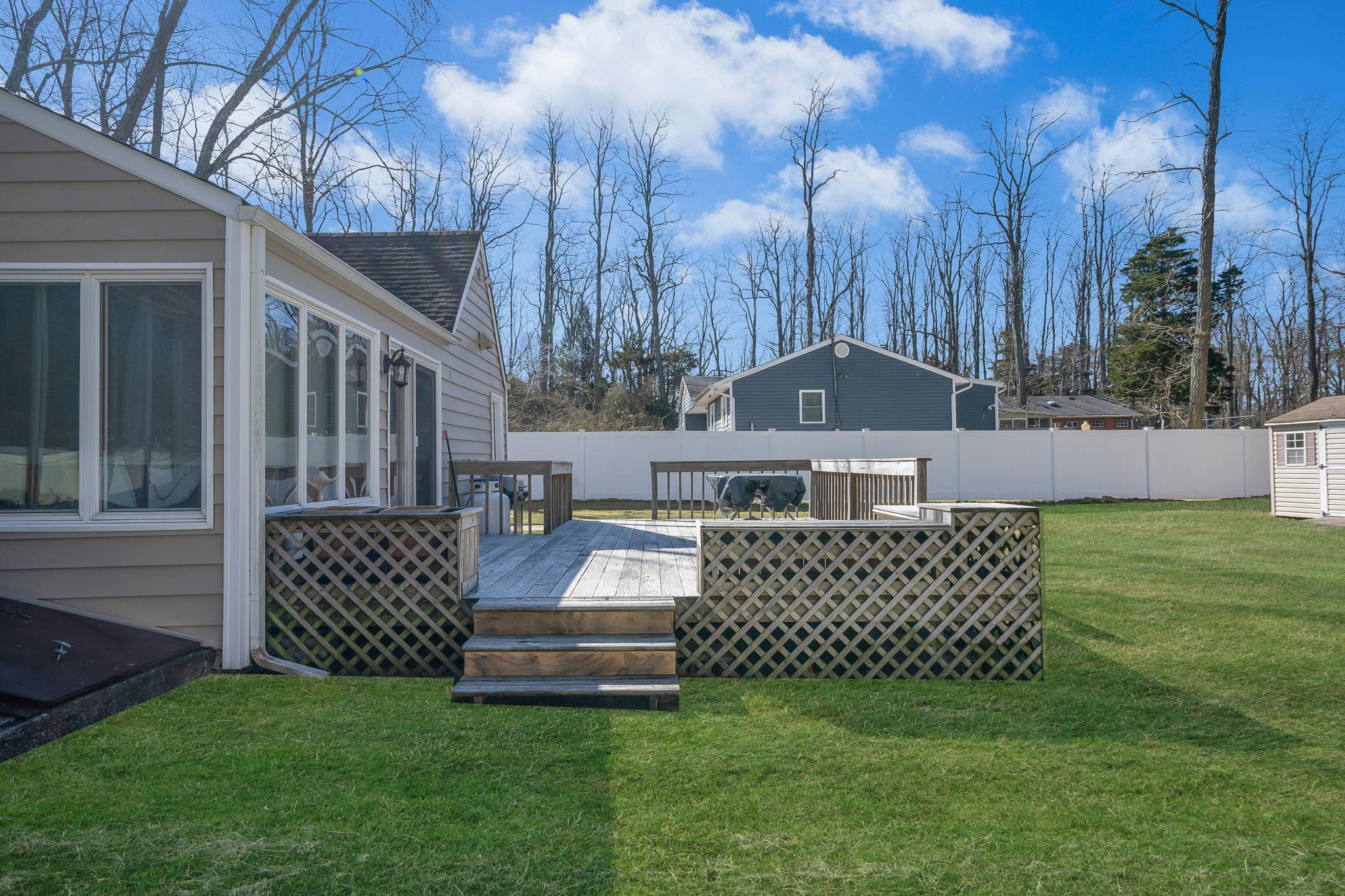 4 Lakeside Drive, Middle Island, New York image 35
