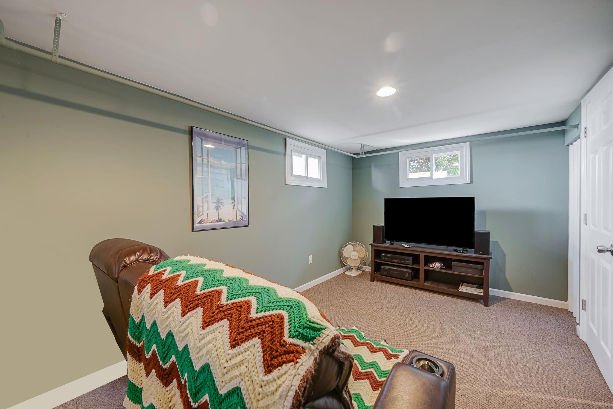 4 Lakeside Drive, Middle Island, New York image 30