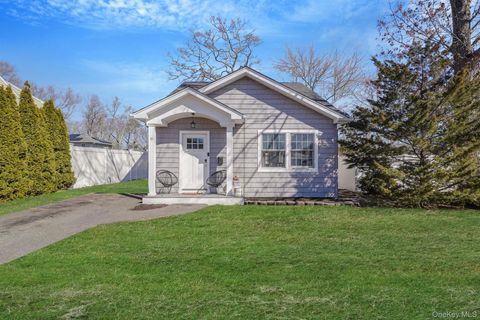 Homes For Sale - 9 Park Place<br/> Patchogue, NY 11772