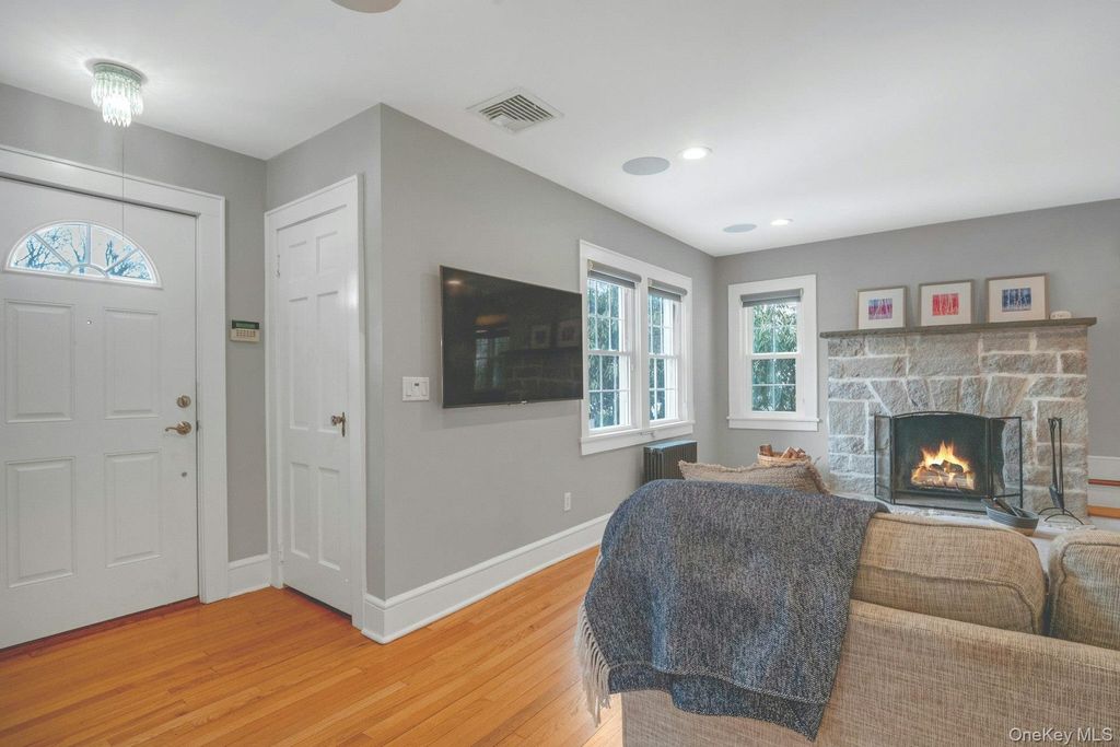 Photo of 25 Maple Road, Briarcliff Manor, NY 10510 (MLS # 944841)